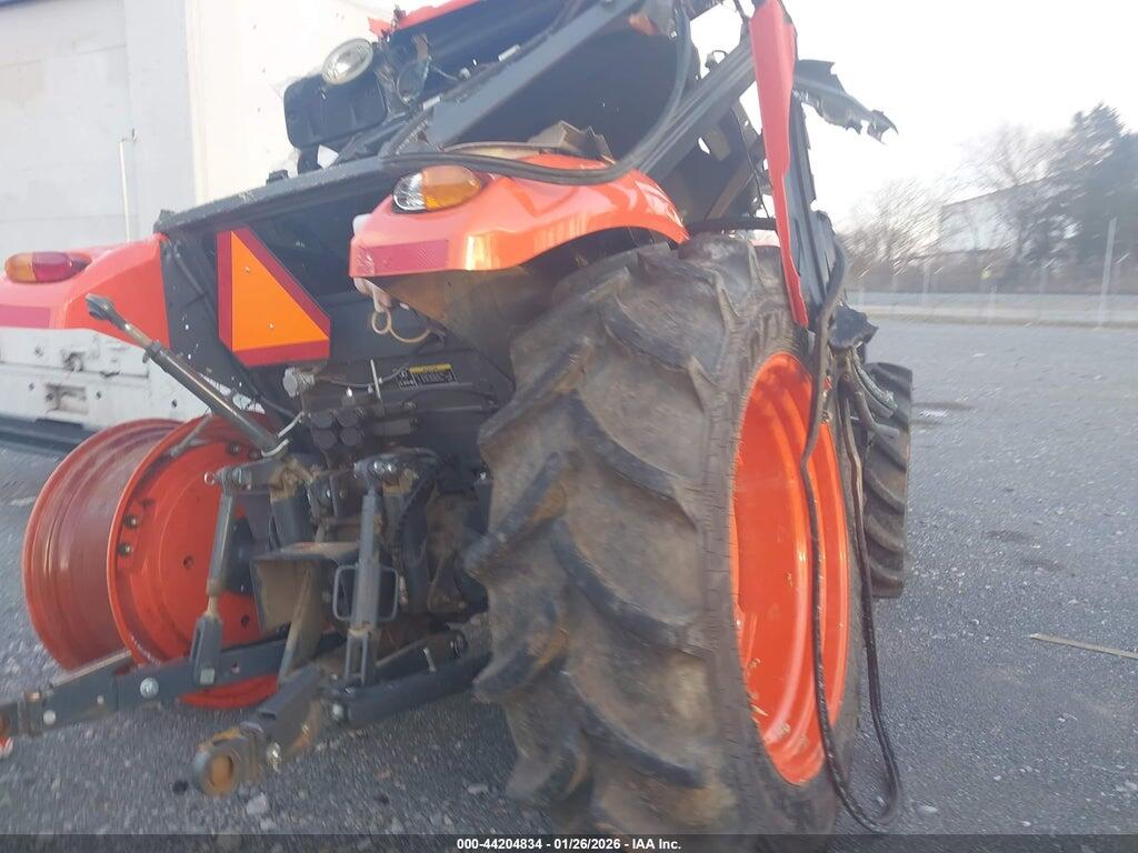 KBUMFCDCPN8G94919 2022 KUBOTA M70602D TRACTOR photo no. 4