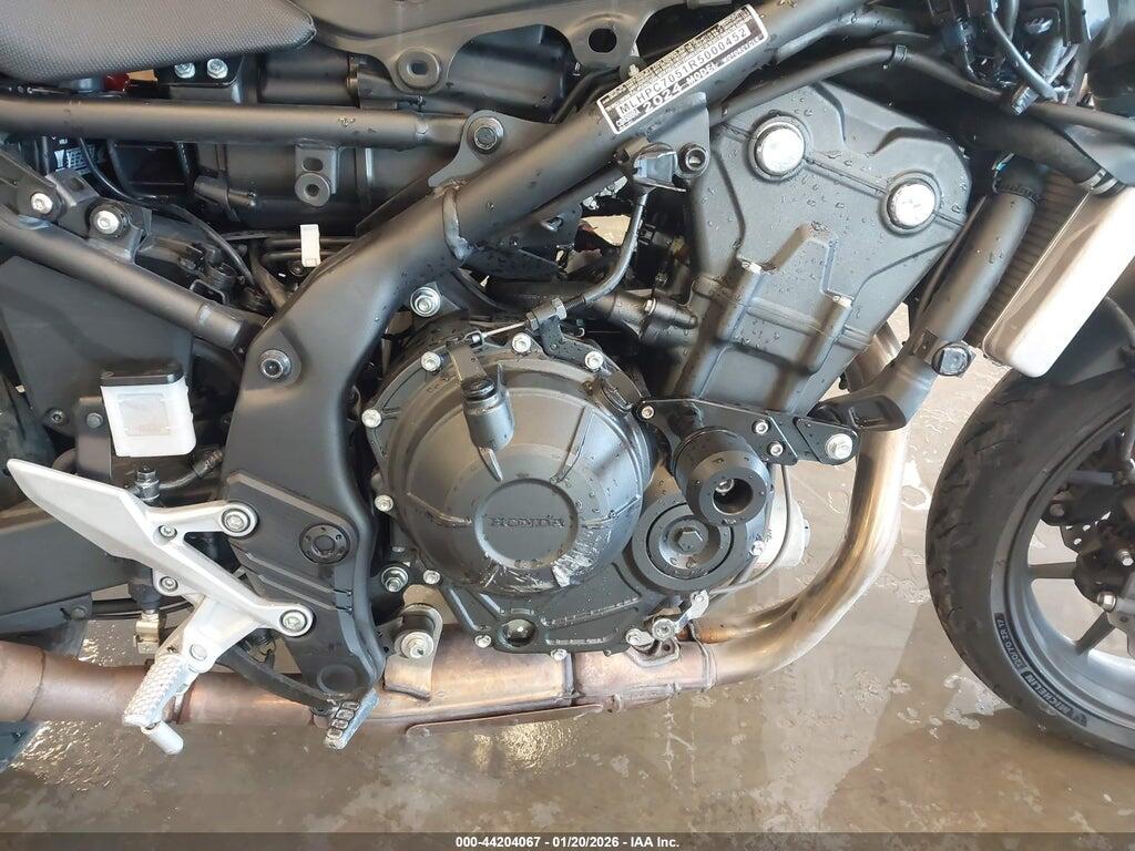 MLHPC7051R5000452 2024 HONDA CBR500 photo no. 8
