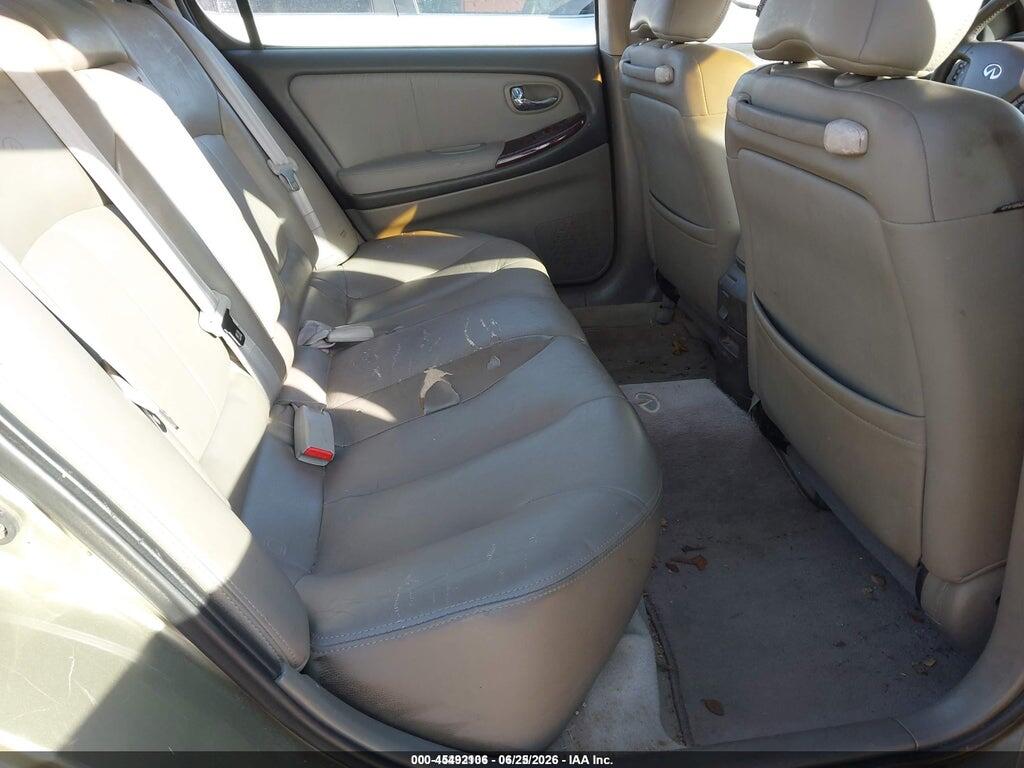 JNKCA31A11T011493 2001 INFINITI I30 photo no. 8