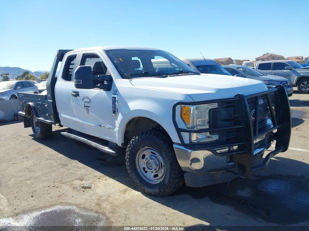 1FD8X3BT1HED09820 2017 FORD F-350 photo no. 1