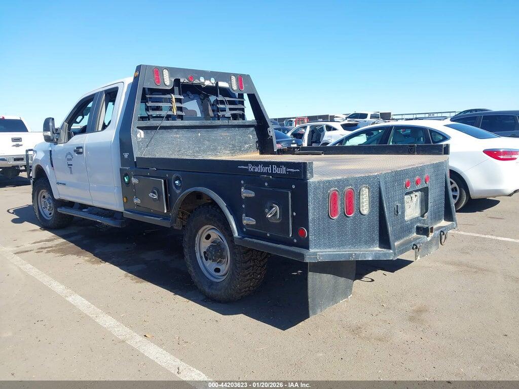 1FD8X3BT1HED09820 2017 FORD F-350 photo no. 3