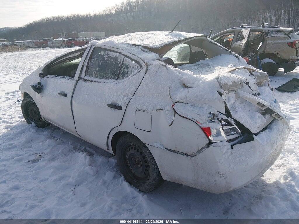 3N1CN7AP4FL889824 2015 NISSAN VERSA photo no. 3