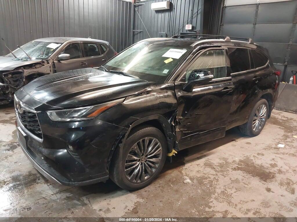 5TDFZRBH3MS149447 2021 TOYOTA HIGHLANDER photo no. 2