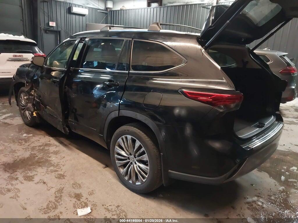 5TDFZRBH3MS149447 2021 TOYOTA HIGHLANDER photo no. 3