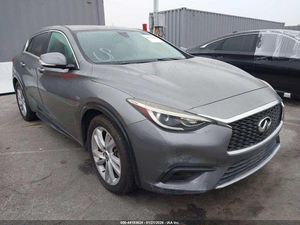 SJKCH5CP0JA060820 2018 INFINITI QX30 photo no. 1