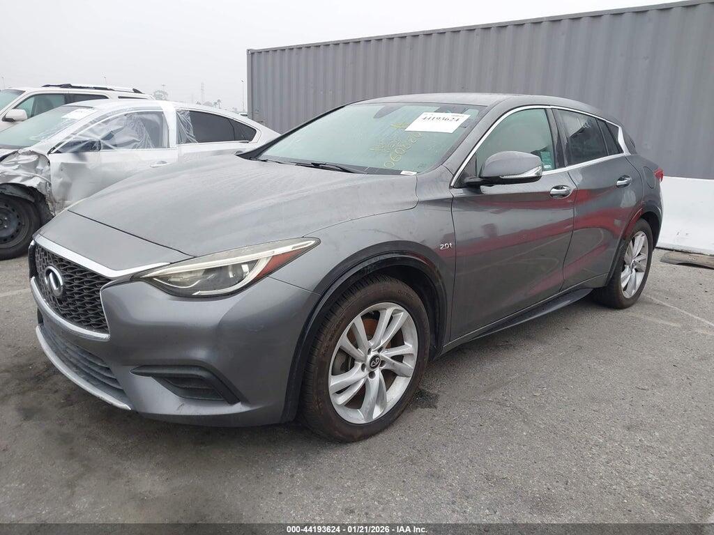 SJKCH5CP0JA060820 2018 INFINITI QX30 photo no. 2