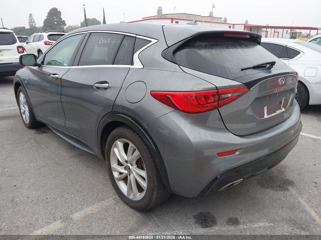 SJKCH5CP0JA060820 2018 INFINITI QX30 photo no. 3