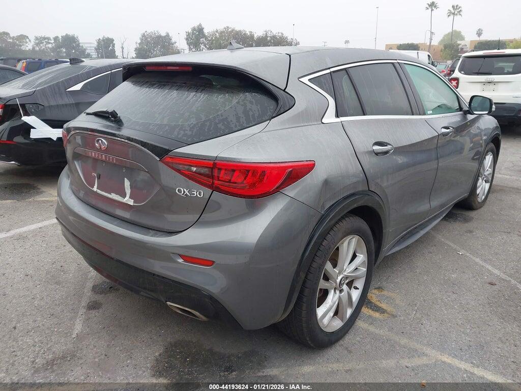 SJKCH5CP0JA060820 2018 INFINITI QX30 photo no. 4