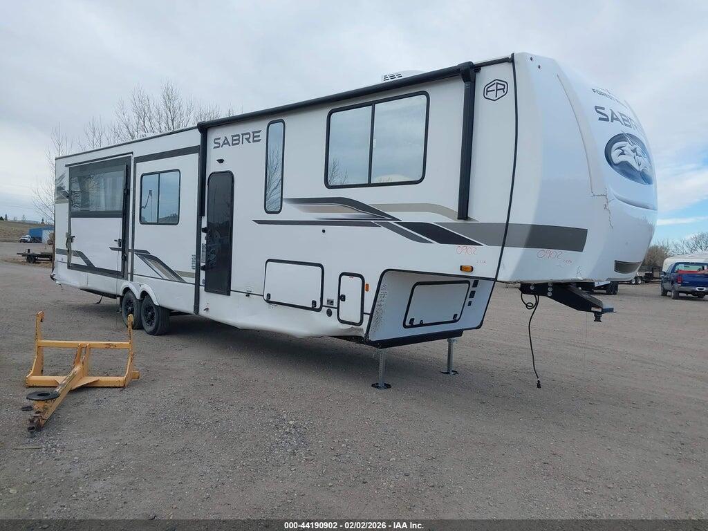 5ZT3SR2B2T6117458 2026 FOREST RIVER SABRE 5TH WHEEL photo no. 1
