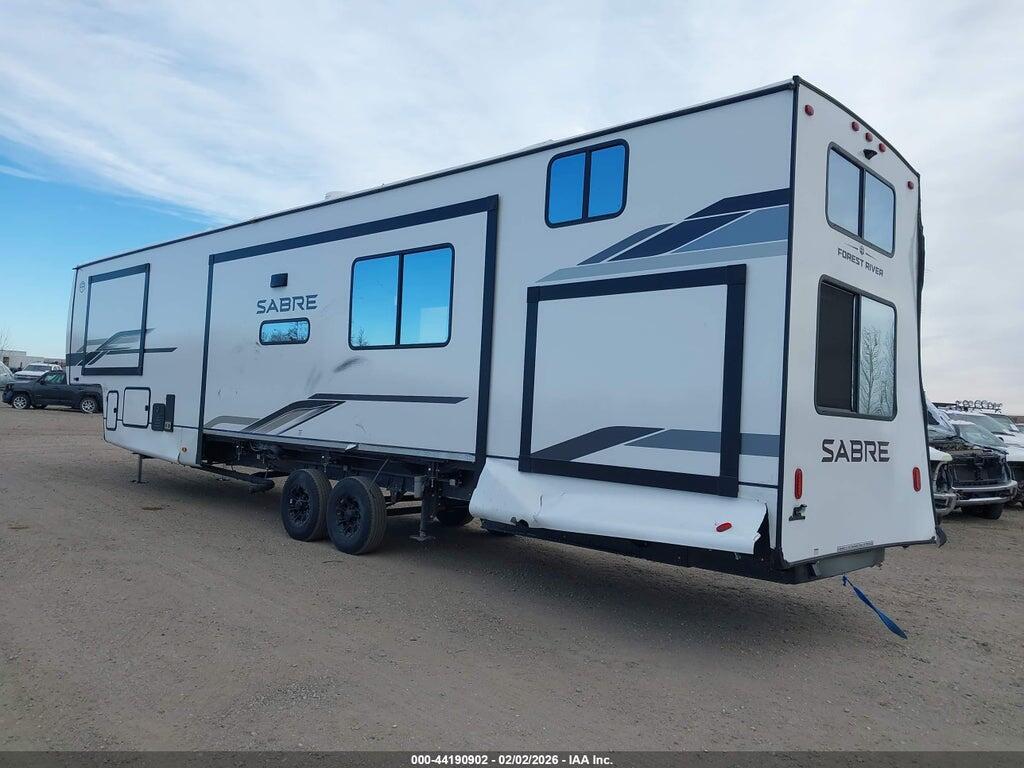 5ZT3SR2B2T6117458 2026 FOREST RIVER SABRE 5TH WHEEL photo no. 3