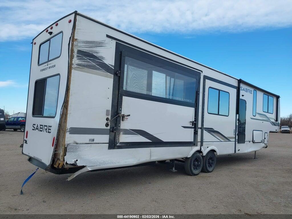 5ZT3SR2B2T6117458 2026 FOREST RIVER SABRE 5TH WHEEL photo no. 4