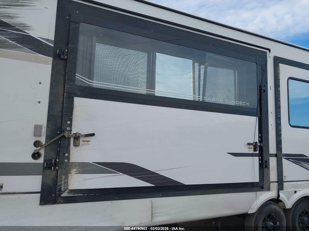5ZT3SR2B2T6117458 2026 FOREST RIVER SABRE 5TH WHEEL photo no. 5