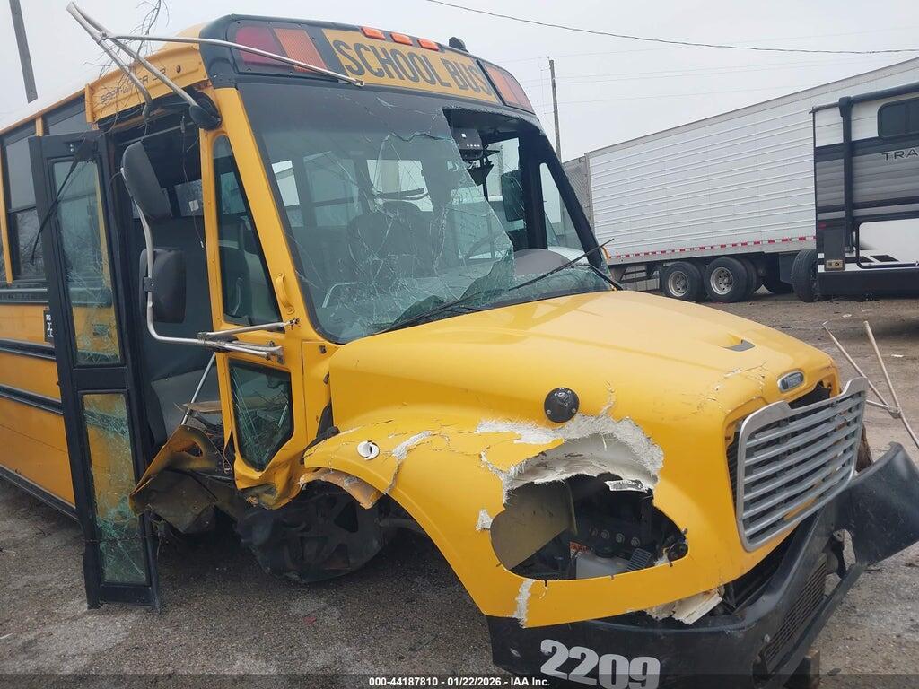 4UZABRFC1NCMU1867 2022 FREIGHTLINER CHASSIS photo no. 6