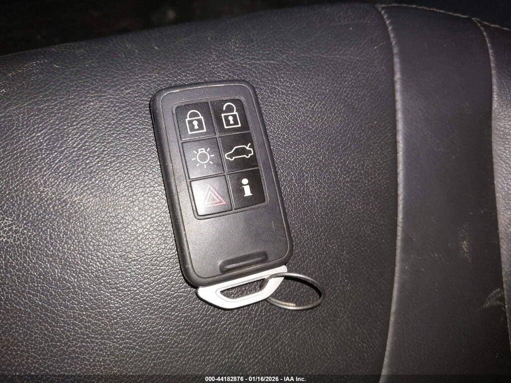 YV4902RC6F2565914 2015 VOLVO XC60 photo no. 11