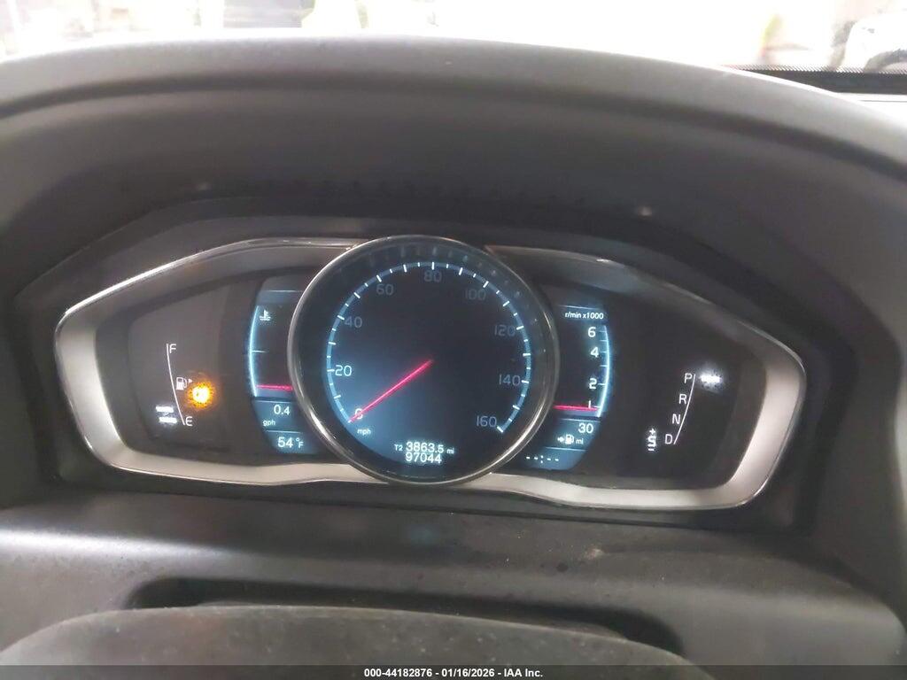 YV4902RC6F2565914 2015 VOLVO XC60 photo no. 7