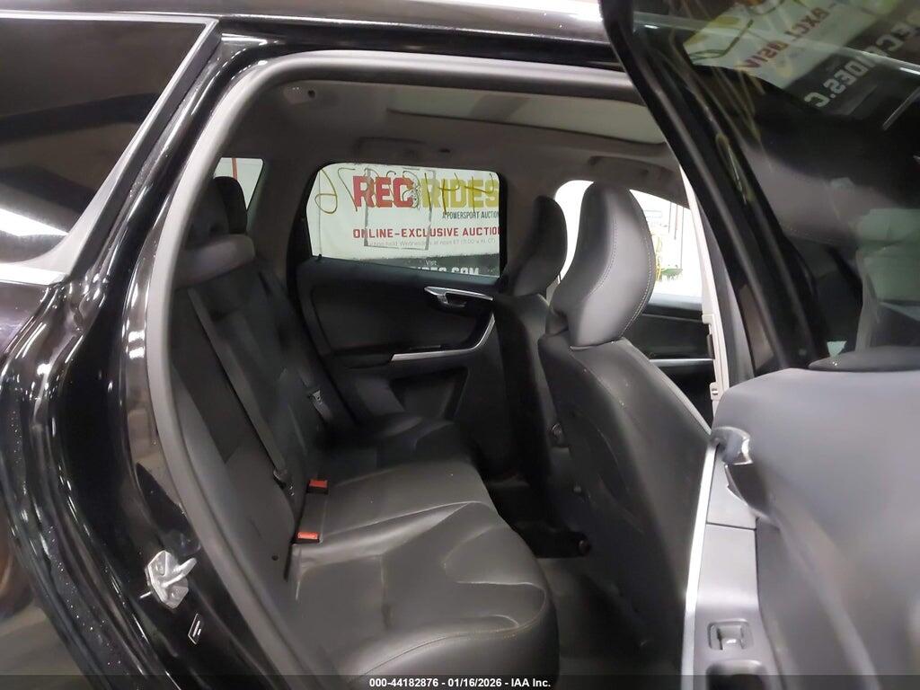 YV4902RC6F2565914 2015 VOLVO XC60 photo no. 8