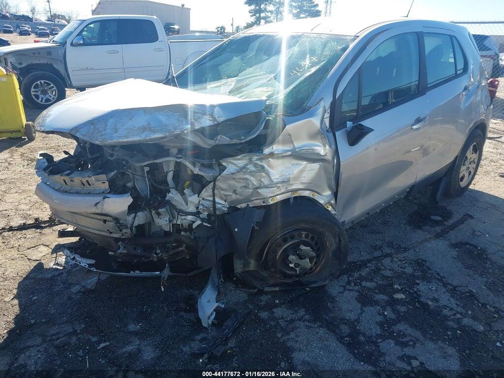 KL7CJKSB8HB224697 2017 CHEVROLET TRAX photo no. 6