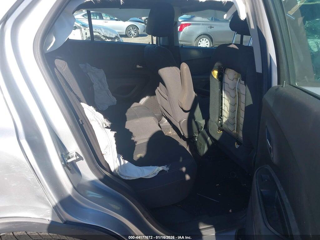 KL7CJKSB8HB224697 2017 CHEVROLET TRAX photo no. 8