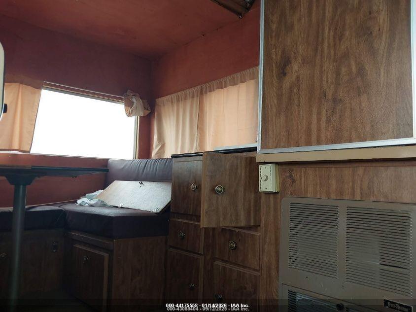 00000C096267S0227 1977 DODGE MOTOR HOME photo no. 8