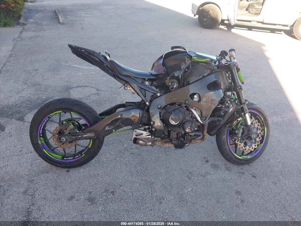 2012 HONDA CBR1000 RR — Фото 11 из 12