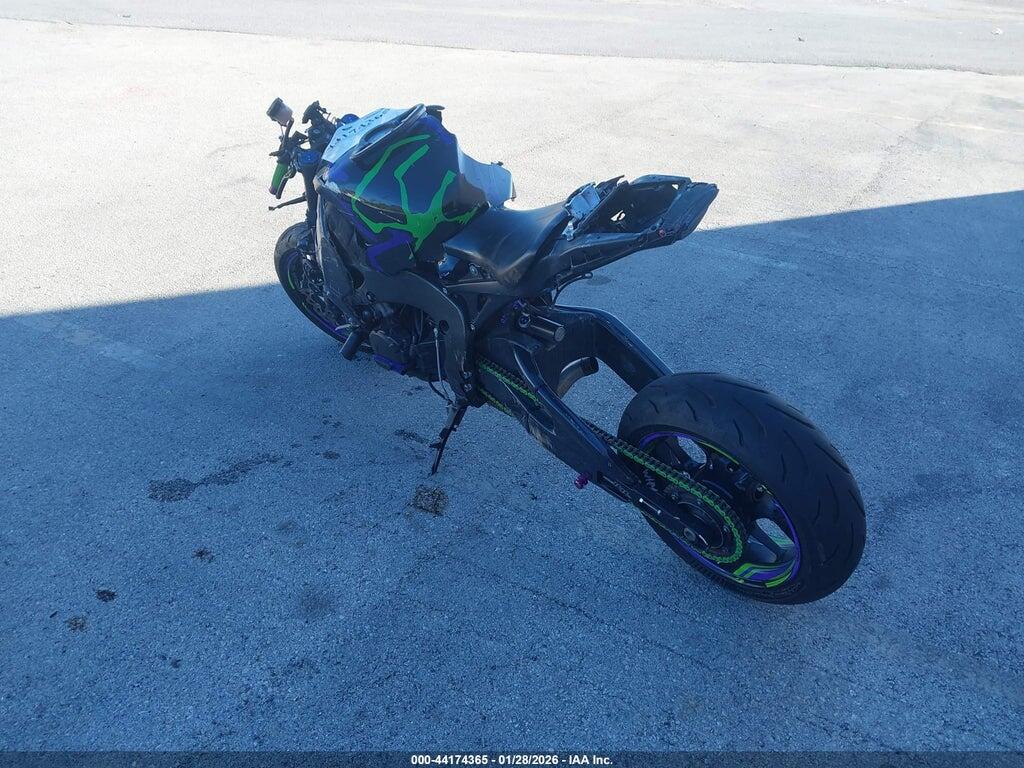 2012 HONDA CBR1000 RR — Фото 3 из 12