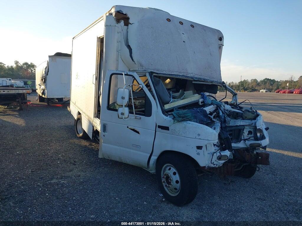 1FDXE45F2YHA94587 2000 FORD E-450 CUTAWAY photo no. 1