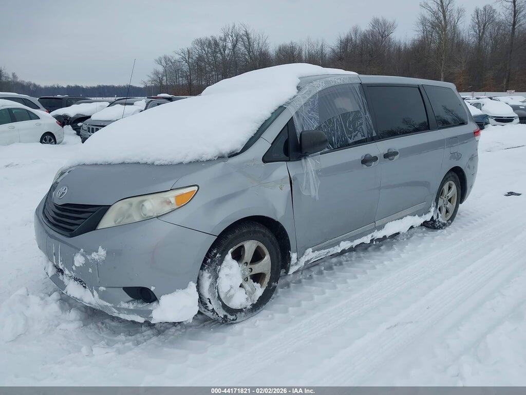 5TDZK3DC9DS339334 2013 TOYOTA SIENNA photo no. 2