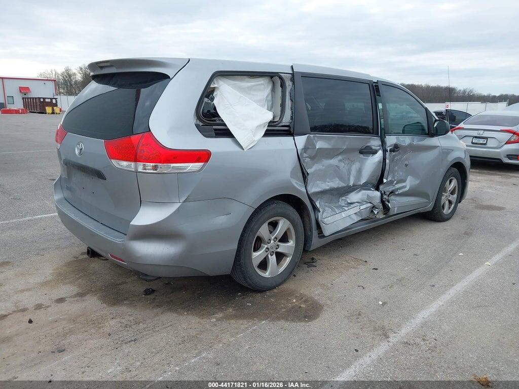 5TDZK3DC9DS339334 2013 TOYOTA SIENNA photo no. 4