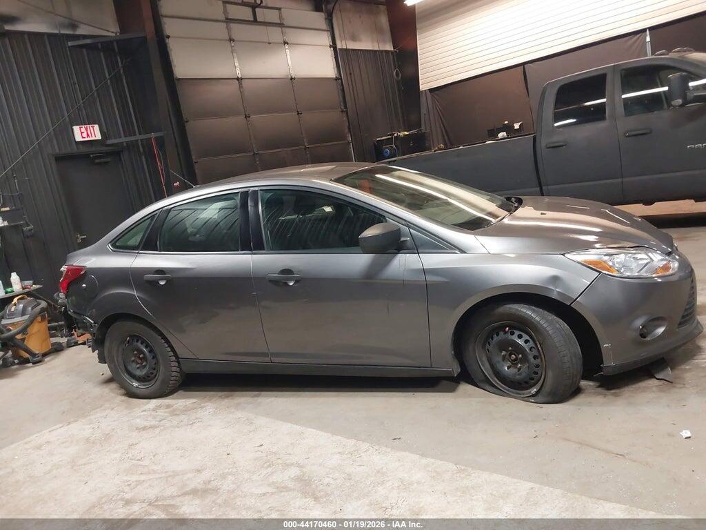 1FAHP3E21CL241827 2012 FORD FOCUS photo no. 12
