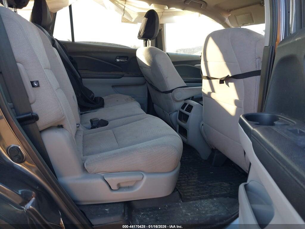 5FNYF6H15HB064484 2017 HONDA PILOT photo no. 8