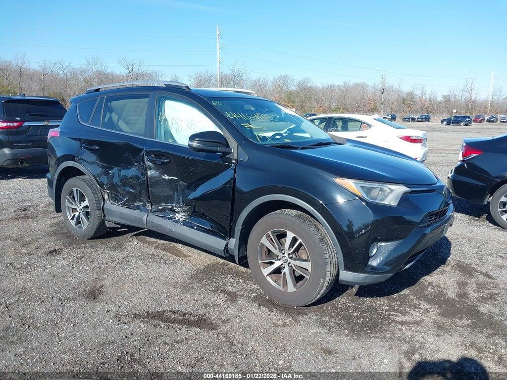 2T3RFREV1HW615288 2017 TOYOTA RAV4 photo no. 1