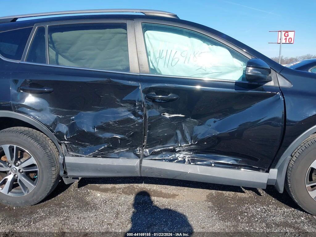 2T3RFREV1HW615288 2017 TOYOTA RAV4 photo no. 6
