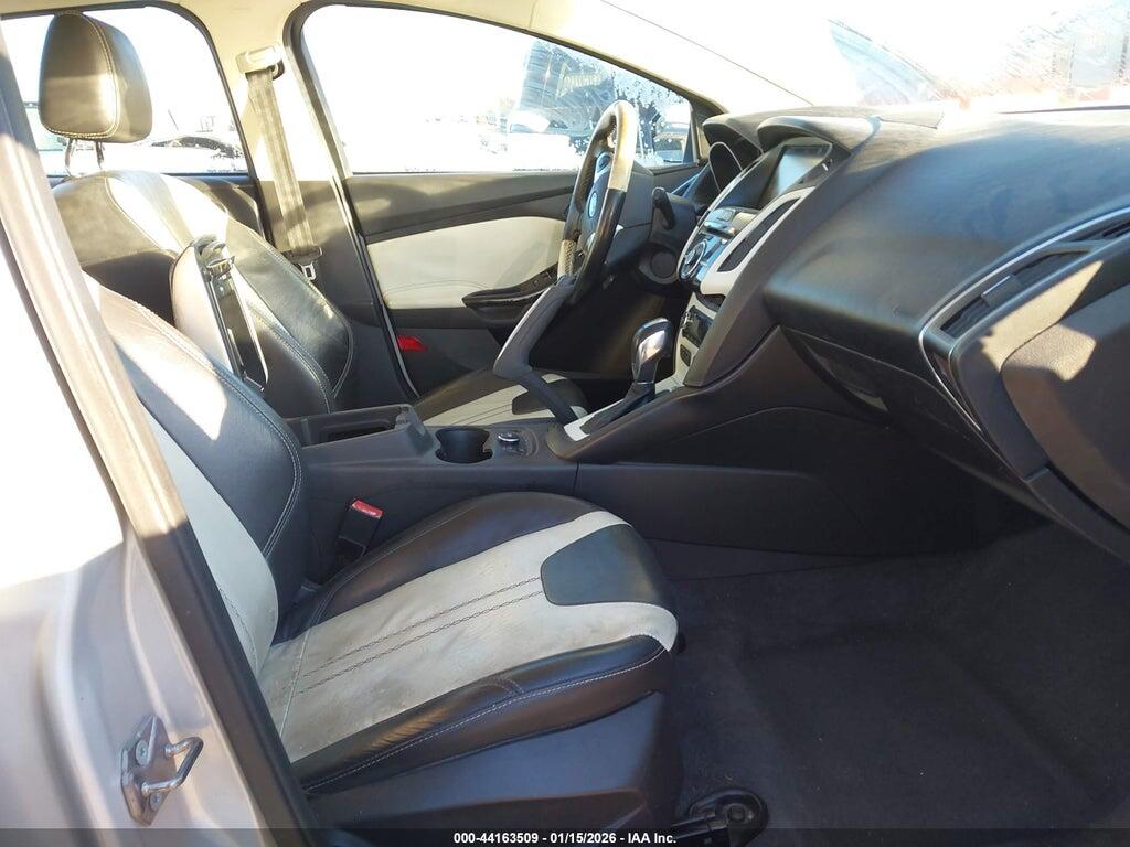 1FAHP3N2XCL137854 2012 FORD FOCUS photo no. 5