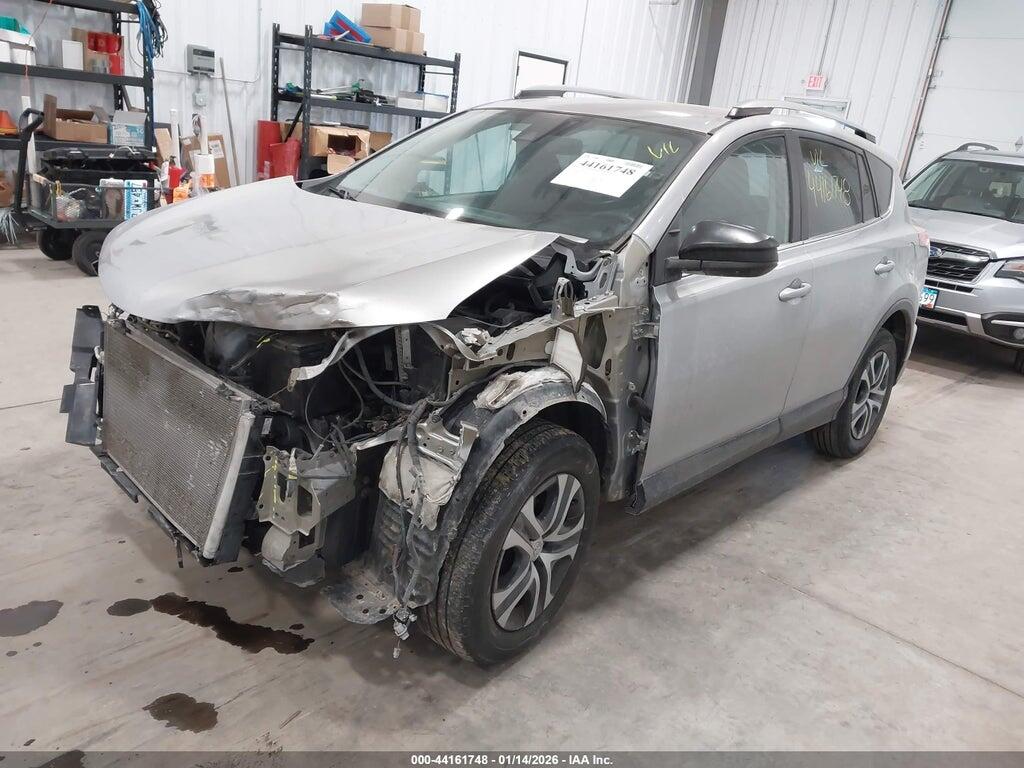 2T3BFREV1HW577823 2017 TOYOTA RAV4 photo no. 2