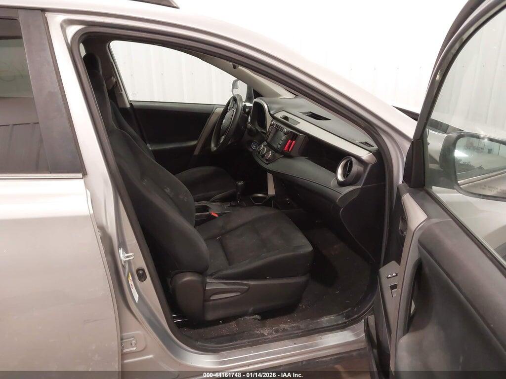 2T3BFREV1HW577823 2017 TOYOTA RAV4 photo no. 5