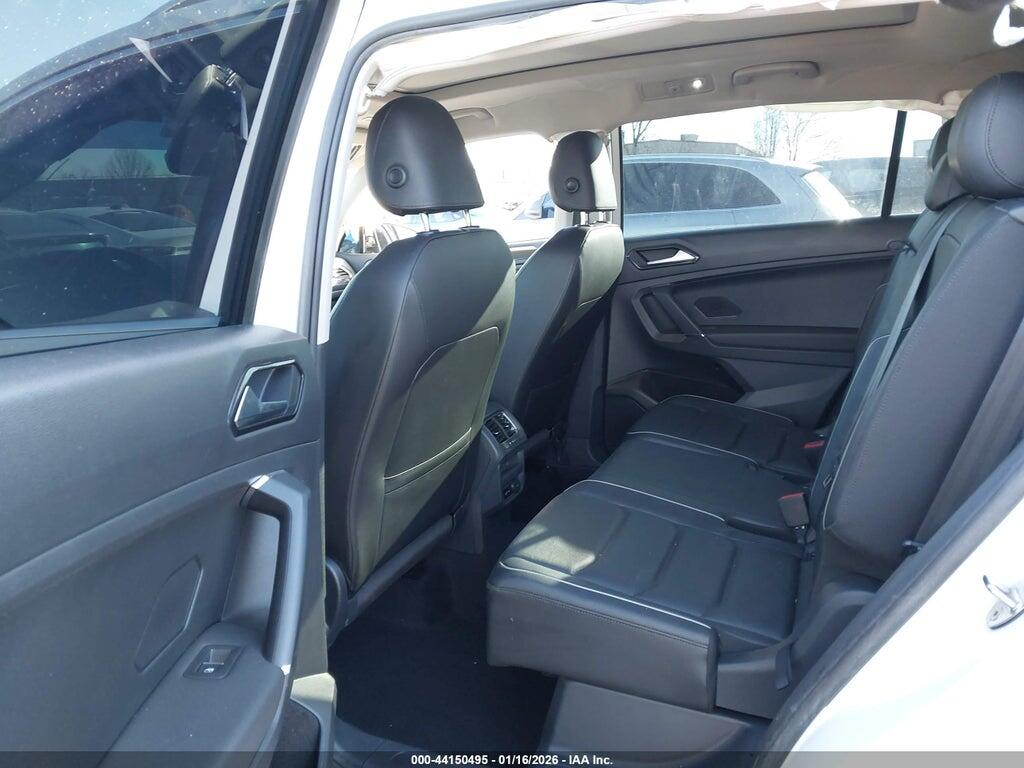 3VV4B7AX5JM181239 2018 VOLKSWAGEN TIGUAN photo no. 8
