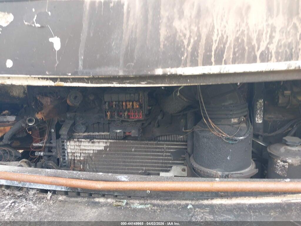 1FCNF53SX10A13466 2001 FORD F550 photo no. 10