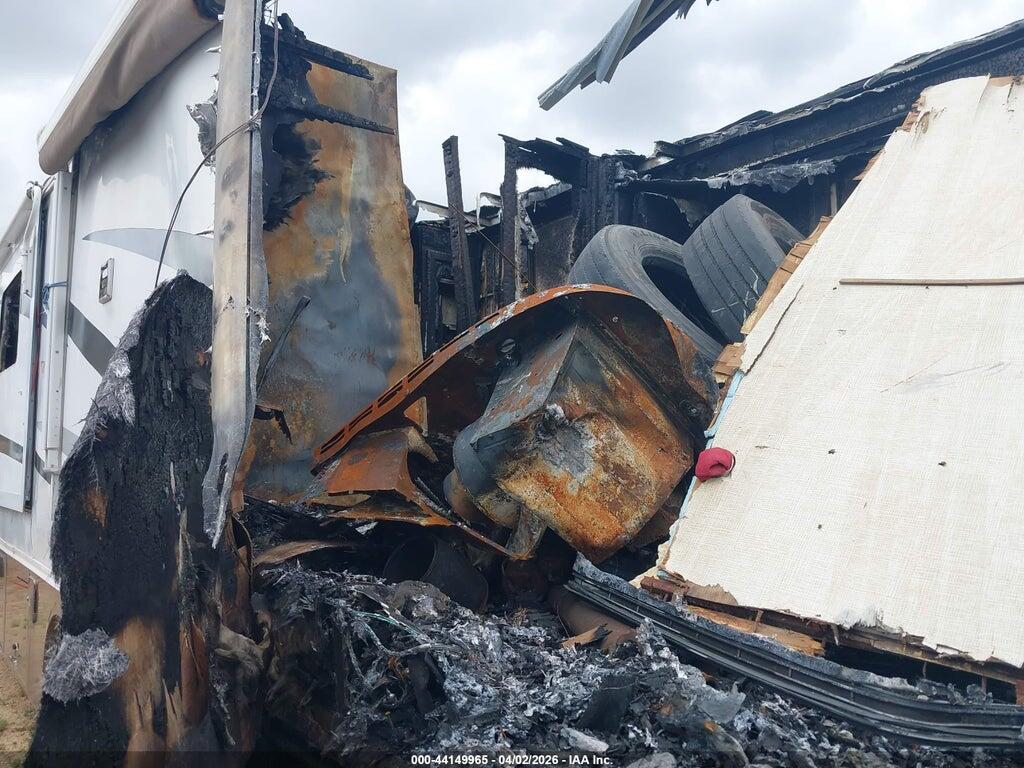 1FCNF53SX10A13466 2001 FORD F550 photo no. 12