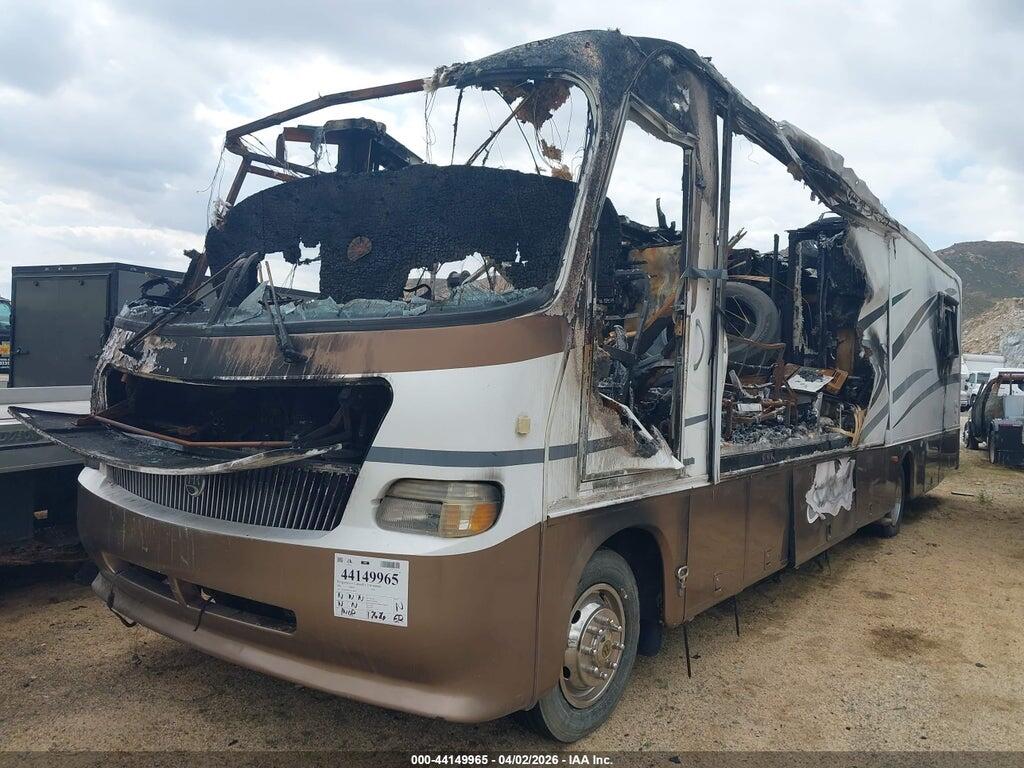 1FCNF53SX10A13466 2001 FORD F550 photo no. 2
