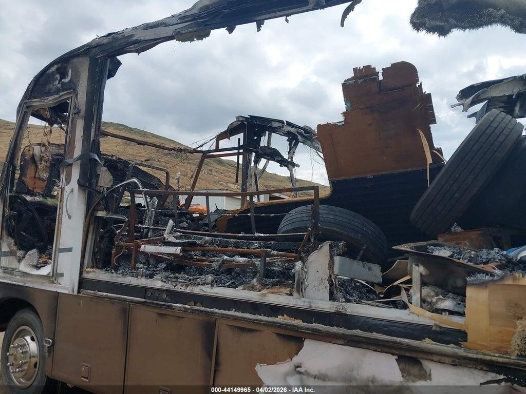 1FCNF53SX10A13466 2001 FORD F550 photo no. 6