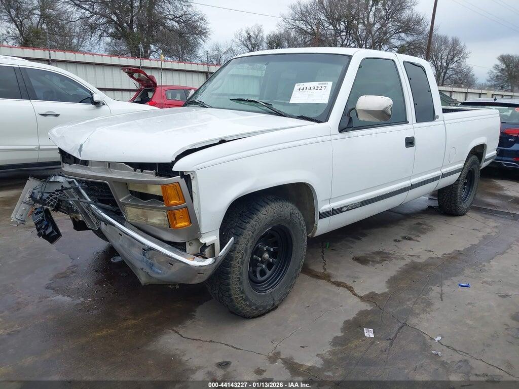 1GBEC19R8VE231263 1997 CHEVROLET C1500 photo no. 2