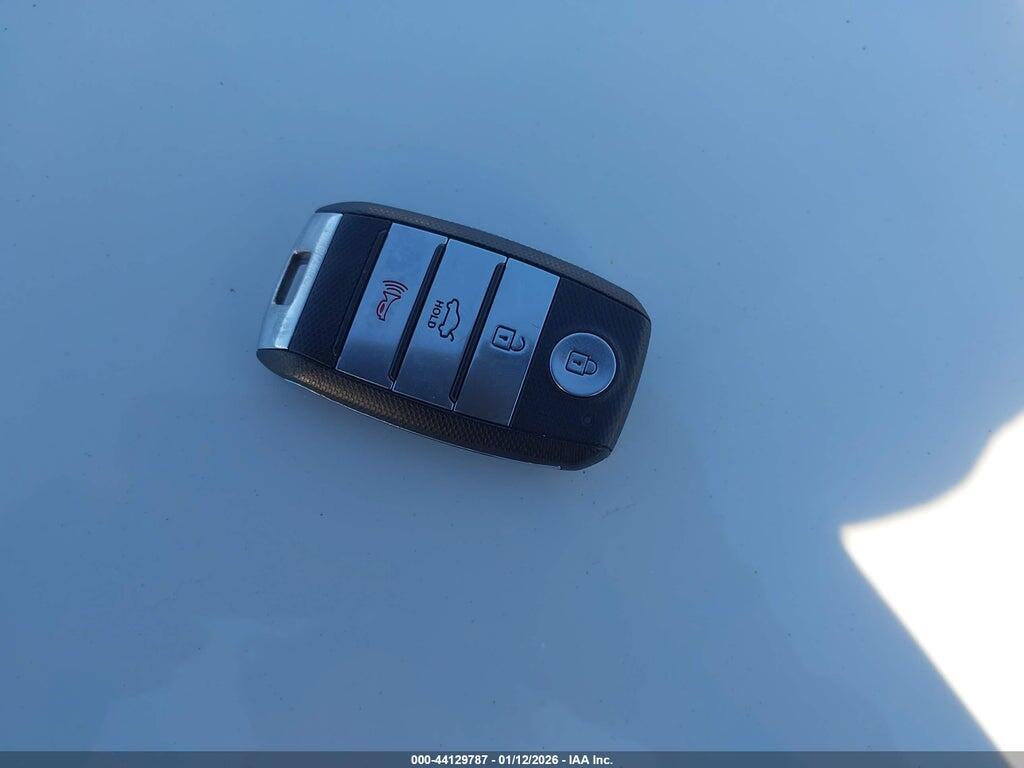 5XXGT4L34LG412797 2020 KIA OPTIMA photo no. 11