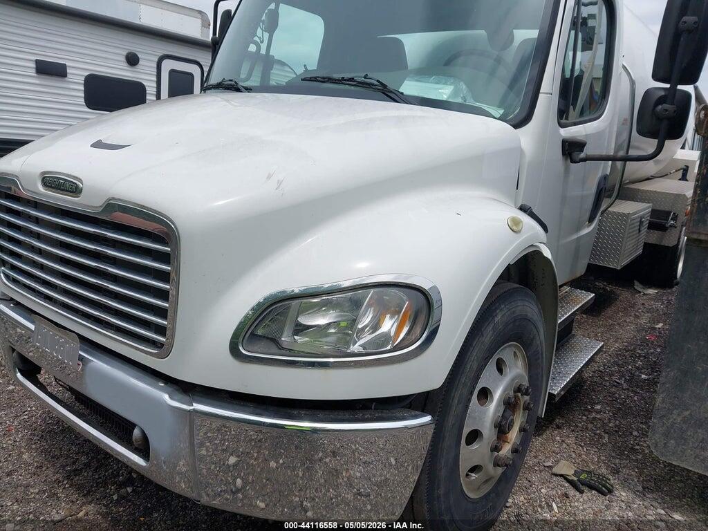 4UZAEDE30GCHC9134 2016 FREIGHTLINER CHASSIS photo no. 2