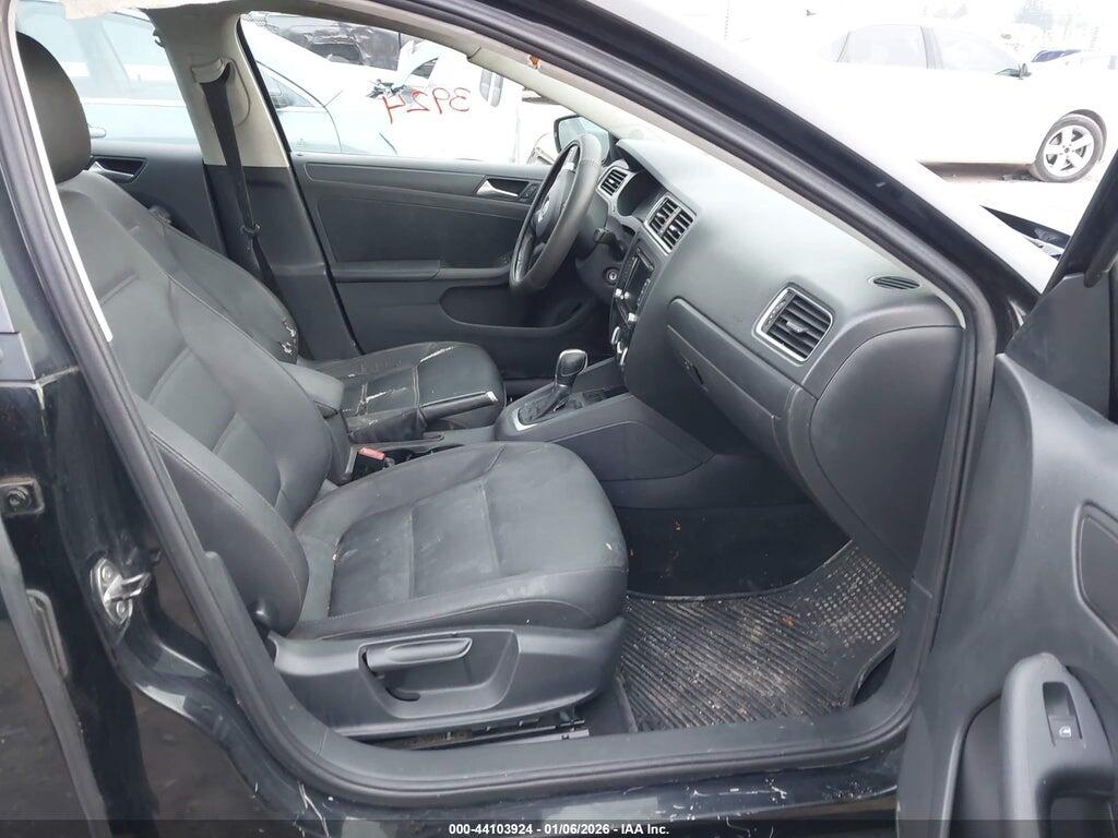 3VWDP7AJXCM337934 2012 VOLKSWAGEN JETTA photo no. 5