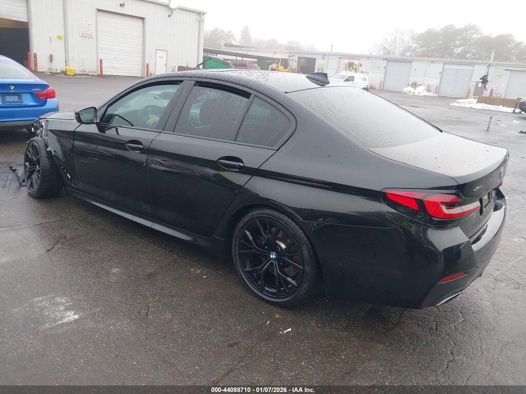 WBA73BJ01NWX58656 2022 BMW 540 photo no. 3