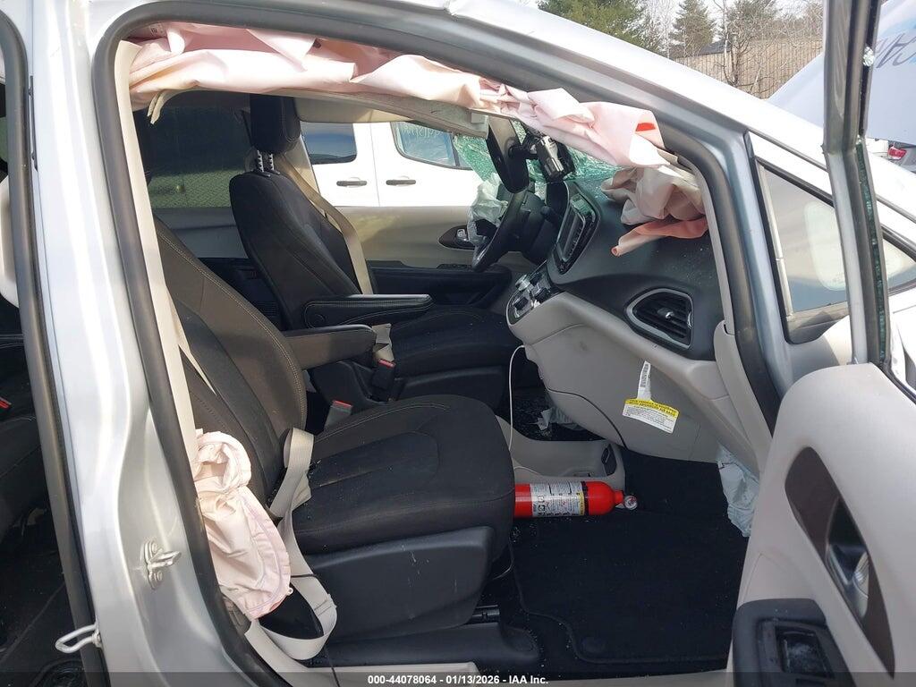 2C4RC1CG3RR152905 2024 CHRYSLER VOYAGER photo no. 5