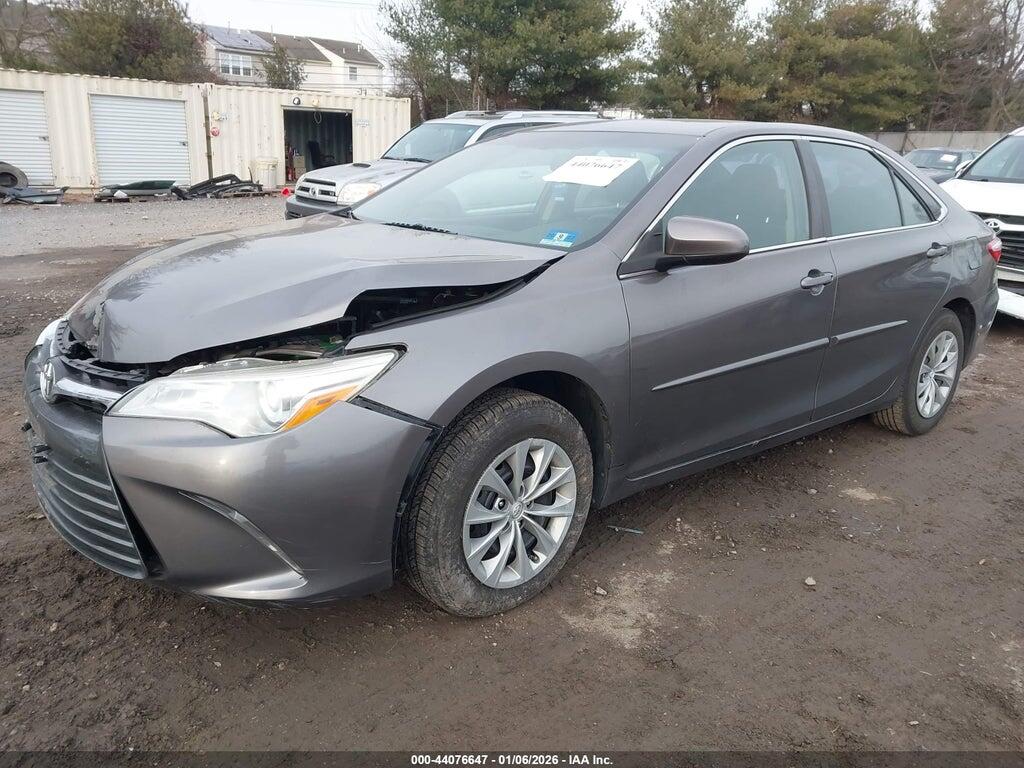 4T1BF1FK6HU316413 2017 TOYOTA CAMRY photo no. 2