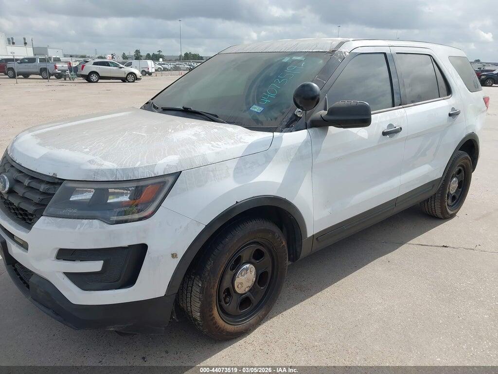 1FM5K8AR6JGC17195 2018 FORD POLICE INTERCEPTOR UTILITY photo no. 2