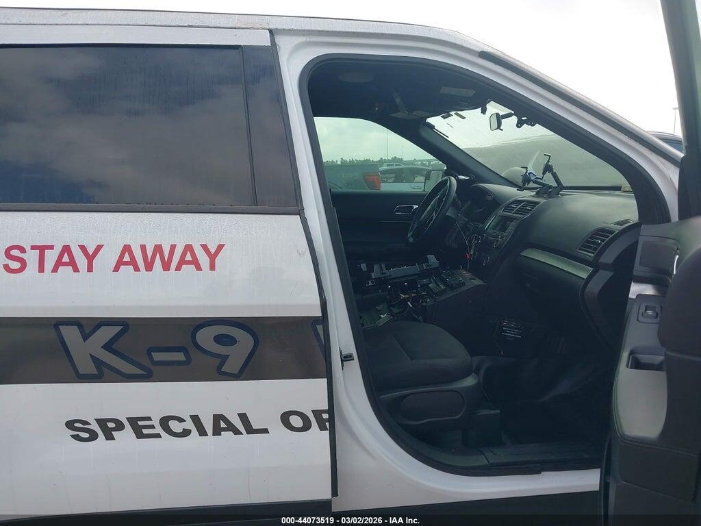 1FM5K8AR6JGC17195 2018 FORD POLICE INTERCEPTOR UTILITY photo no. 5