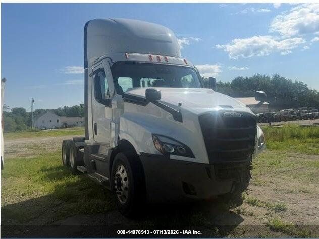 3AKJHLDV2PDNZ9059 2023 FREIGHTLINER NEW CASCADIA 126 photo no. 1